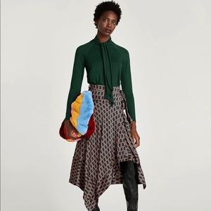 ZARA Green top with tie in front M